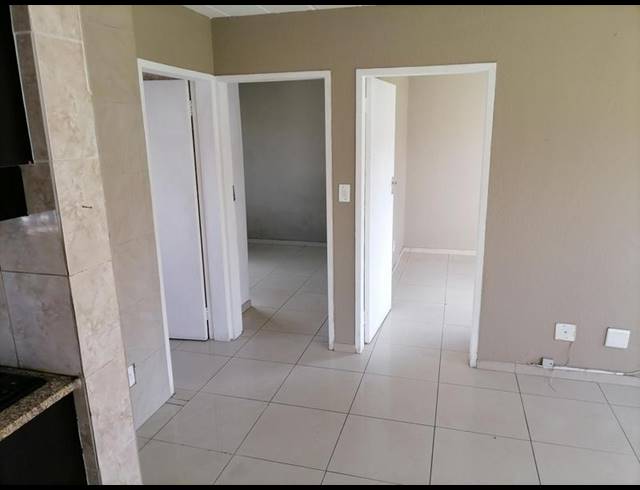 2 BEDROOM APARTMENT FOR SALE IN GLEN MARAIS